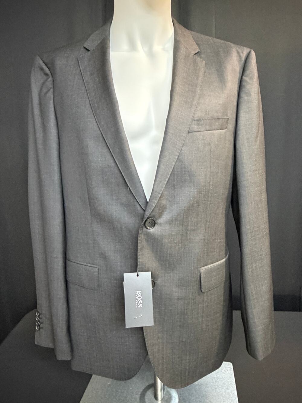 BOSS Hugo Boss Blazer 42R Gray 100% Virgin Wool Two Button NWT